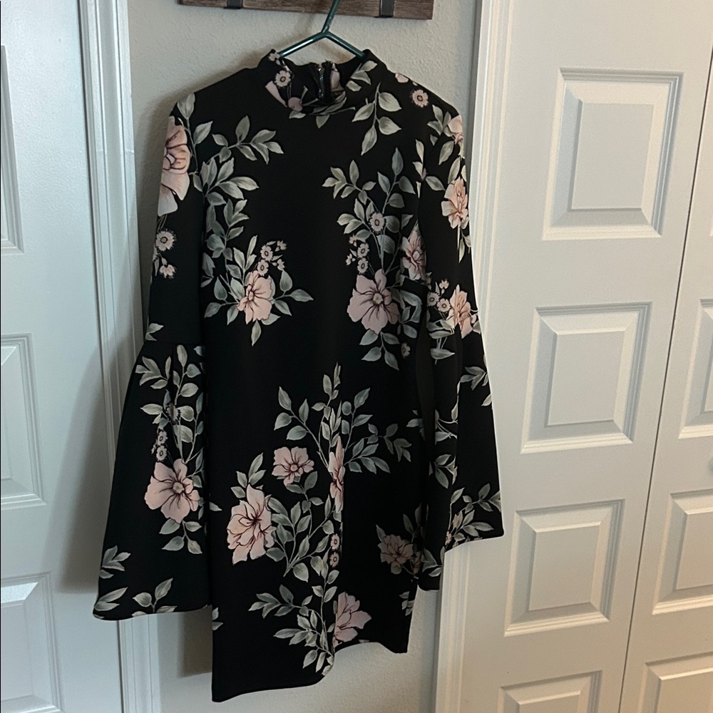 Guess Black and White Floral Dress